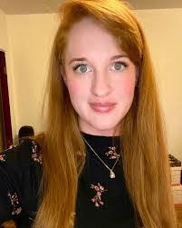 Alyssa Schwartz's Instagram, Twitter & Facebook