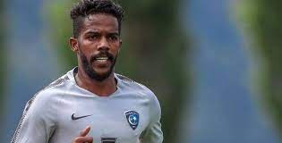 نواف شاكر عابد العابد هو لاعب كرة قدم سعودي، يلعب في نادي الهلال والمنتخب السعودي الأول لكرة القدم، وهو يلعب في مركز الوسط الهجومي. Ø§Ù„Ø´Ø¨Ø§Ø¨ ÙŠØ­Ø³Ù… ØµÙÙ‚Ø© Ø¶Ù… Ù†ÙˆØ§Ù Ø§Ù„Ø¹Ø§Ø¨Ø¯ Chef Jackets Fashion Jackets