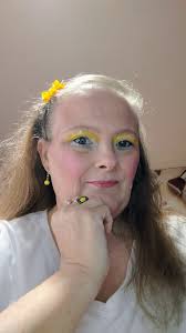 I think yellow is my favorite color from now on☺️☺️