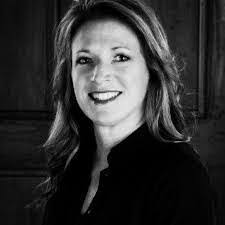 Sandi Butler's Instagram, Twitter & Facebook