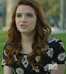 Karma Outfits & Fashion