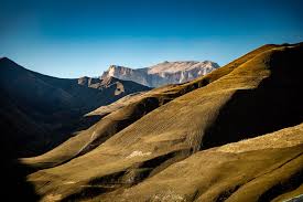 Amy van der wel, josh earl, luuk van beers, ton. Kleines Land Grosse Vielfalt Wandern In Aserbaidschan Fraulein Draussen