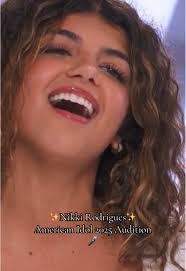 Laurel Mooney's Instagram, Twitter & Facebook