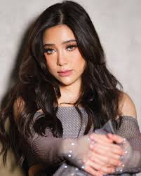 Unpacking Moira's Tried-And-True Capsule Wardrobe