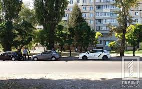 Maybe you would like to learn more about one of these? V Krivom Roge Na Peshehodnom Perehode Voditel Sbil Dvuh Zhenshin I Rebenka Foto Novosti