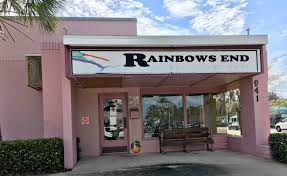 Bits And Pieces Quilt Shop Hannibal Mo Rainbows End Quilt Shop Dunedin Fl Visited 3 1 2019 I Read Mixed Reviews On This Shop It Has A Huge Fabric Colle Quilt Shop Christmas Fabric Outdoor Decor