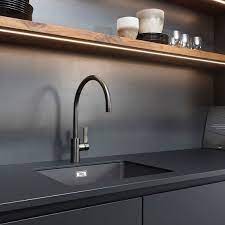 mandemakers keukens on instagram mat zwart en blauwstaal in combinatie met houtaccenten wij krijgen er geen genoeg van keukens keuken ontwerpen keuken zwart