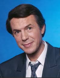 Buenas tardes Pioneros-as, en 1971 se forma el grupo ZEBRA, como  consecuencia de la unión de dos integrantes del grupo mallorquín Z-66 y  otros dos de LOS BRAVOS, más uno más venido