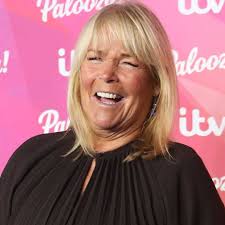 Loose Women's Linda Robson shares intimate bath photo