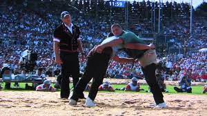 Im schlussgang benötigte der schwingerkönig 2010 nur wenige sekunden, um seinen berner oberländer trainingskollegen ruedi roschi platt zu werfen. Eidgenossischer Schwingerkonig 2010 Kilian Wenger Und Zundholzli Musig Brunnen Sz Youtube