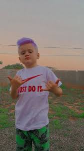 Chegando para agessar você e sua amiguinah que subir na minah motinha? Mc Lorenzo On Twitter Qual Sera A Proxima Cor Do Meu Cabelo