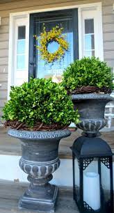 20 Chic Spring Planters With Beautiful Flower For Your Front Porch Decoration Decoredo Porch Flowers Front Porch Flowers Front Porch Planters