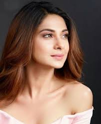 Pin By Nasiha Noorin On Jennifer Winget Jennifer Winget Jennifer Winget Beyhadh She Is Gorgeous