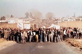 Channel o has recreated the famous picture taken during the soweto uprising in june 16, 1977 of mbuyisa makhubo carrying hector pieterson who was shot. Pin On Wild Streetz