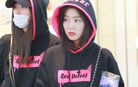 Red Velvet Irene Looks Cute In A Hoodie Red Velvet Irene Red Velvet Hoody Kpop