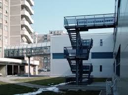 Centrul de excelenta pentru elevi, infiintat anul trecut la sfantu gheorghe cu acordul ministerului educatiei si cercetarii, nu va functiona in acest an 8 studenti ai academiei de studii economice din bucuresti vor beneficia si in acest an de burse de excelenta, in valoare de 8.000 de euro, prin. Centrul De ExcelenÈ›Äƒ Pentru Neurochirurgie Bagdasar Arsenie