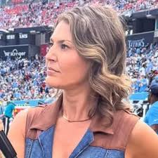 CBS Sideline Reporter Amanda Balionis Stunned In Her Eye-Popping Outfit For  Colts-Titans Clash [PHOTOS] Full story via 🔗 in comments. 👇