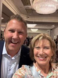 What an incredible day at the KW Carolinas Regional Awards Summit in  Charlotte! The recognition was an honor, but the real highlight was  learning from the amazing Jeff Glover