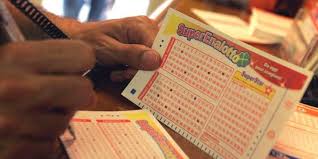 I sei numeri vincenti vengono estratti a sorte tre volte a settimana (martedì, giovedì e sabato salvo estrazioni speciali) alle ore. Superenalotto Oggi 12 Giugno 2018 Numeri Vincenti E Quote Cultura E Spettacoli La Citta Di Salerno