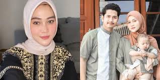 Ia sempat menjalin rumah tangga dengan zikri daulay pada 2 desember 2018. Biodata Henny Rahman Lengkap Umur Dan Agama Selebgram Hijaber Istri Zikri Daulay