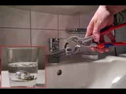 Wechseln können sie die dichtung nämlich mit wenigen handgriffen ganz leicht selber. Wasserhahn Tropft Anleitung Zum Entkalken Youtube