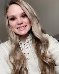 Shaylee Williams's Instagram, Twitter & Facebook