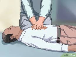 Ia masih kerabat jauh dari bibinya, sedangkan suaminya sedang bekerja di arab. Cara Melakukan Cpr Pada Orang Dewasa Dengan Gambar Wikihow