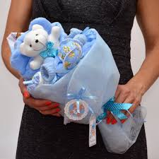 Whether you're a new parent, heading to a baby shower or just a little busy, we've got all the softest essentials for those first months. Baby Dusche Geschenk Geschenk Fur Babbie Newborn Geschenk Image 0 Baby Boy Baby Dusche Baby Boy Gift Baskets Baby Shower Gifts For Boys Baby Shower Gifts