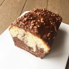 Cake Marbre Et Glacage Rocher Chocolat Au Lait Eclats D Amandes Rochers Chocolat Recette Cake Sucre Patisserie