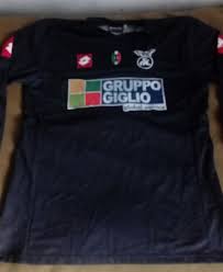 Gli ultimi movimenti di calciomercato, le news dagli spogliatoi. Spezia Calcio Away Football Shirt Unknown Year