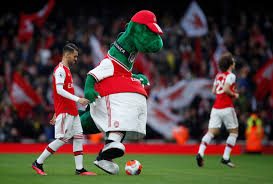 Welcome to jobs4football on youtube jobs4football are delighted to launch their youtube channel. Mesut Ozil Offers To Pay Salary Of Arsenal Mascot Gunnersaurus Daily Sabah