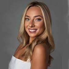 Kate Ayres (@kateayresss)