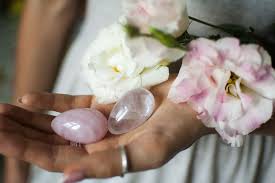 16 Best Crystals & Stones For More Fulfilling, Soulful Sex