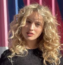 Laura Hack (laquhhh)