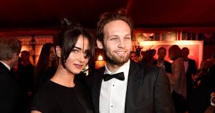 Big thanks to my wife, family, friends, everyone of the medical team, and. Daley Blind Welcomes Baby Daughter Show Netherlands News Live