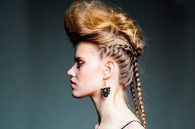 The braided mohawk is a huge trend these days and if you can pull it off you will have a hairstyle there are many different ways of showing off your braided mohawk, the sky is really the limit for this. 35 Girly Braided Mohawk Ideas To Keep Up With Trends