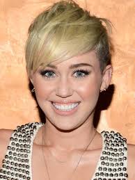The 5 Best Haircuts For Women In Their 20s Short Hair Styles For Round Faces Womens Haircuts Short Hair Styles