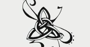 At first you might take it as a simple symbol tattoo, but it is actually a mother daughter symbolic tattoo if you look closer. Szivarog Kiszamithato Tamogatas Celtic Mother Son Tattoos Enlaceorganizaciondeeventos Com