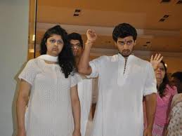 Arjun Kapoor Reveals Bitter Truth About Relationship With Jhanvi Khushi Arjun Kapoor Relationship With Sridevi Daughters Does Not Exist Arjun Kapoor Filmibeat Arjun kapoor recently took to his twitter account to reply to a troll who is apparently a varun dhawan fan, to stop spreading negativity. arjun kapoor reveals bitter truth about
