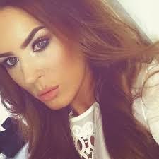 Stephanie Eckhardt's Instagram, Twitter & Facebook