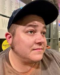 Fat guy with a little cat.... #transdude #transman #lgbtq #tuxedopoof