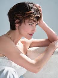 Light bounces off, white surfaces reflect all visible wavelengths equally  📷 @victorross2 #hair by @lindsayvictoriahair @spokeandweal #color @ dell.miller