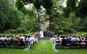 Find Aquinas College Grand Rapids Wedding Venues One Of Best Wedding Venues In West Michigan Grand Rapids Wedding Wedding Venues Best Wedding Venues
