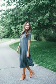 Opt For A Midi Dress With A Billowy Silhouette Paired With Neutral Heels For A Breezy Spring Approved Date Night Look Knit Swing Dress Fashion Comfy Fashion