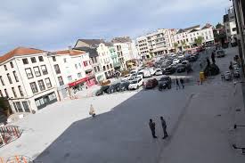 La Fermeture Des Commerces Un Mal Necessaire