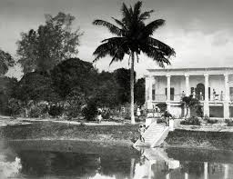 1851 Colonial Era India, Bengal, Calcutta (Kolkata). View of a European house at Garden Reach on the banks of the Hooghly. A very early calotype by German photographer Frederick Fiebig. The East