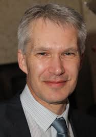 Stephen Wakefield's Instagram, Twitter & Facebook