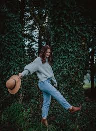 Creative Outdoor Portraits Outdoor Photoshoot Outdoor Portrait Photography Nature Photoshoot