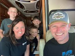 Chelsey Roach's Instagram, Twitter & Facebook