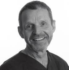 HEADLINE USE OF UWF RETINAL IMAGING IN CATARACT SURGERY